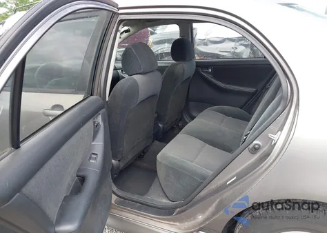 2004 Toyota Corolla S z USA, uszkodzony, nr VIN 1NXBR32E94Z290998